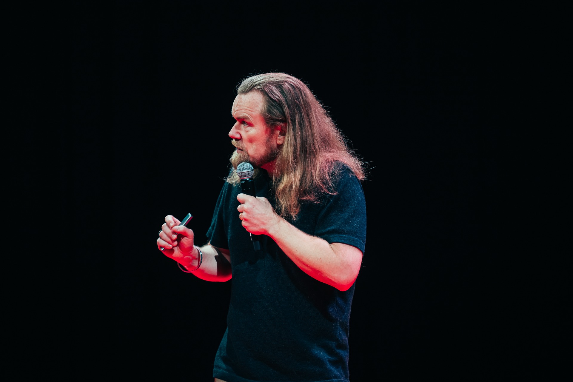Antti Merilehto puhumassa keynote-tilaisuudessa